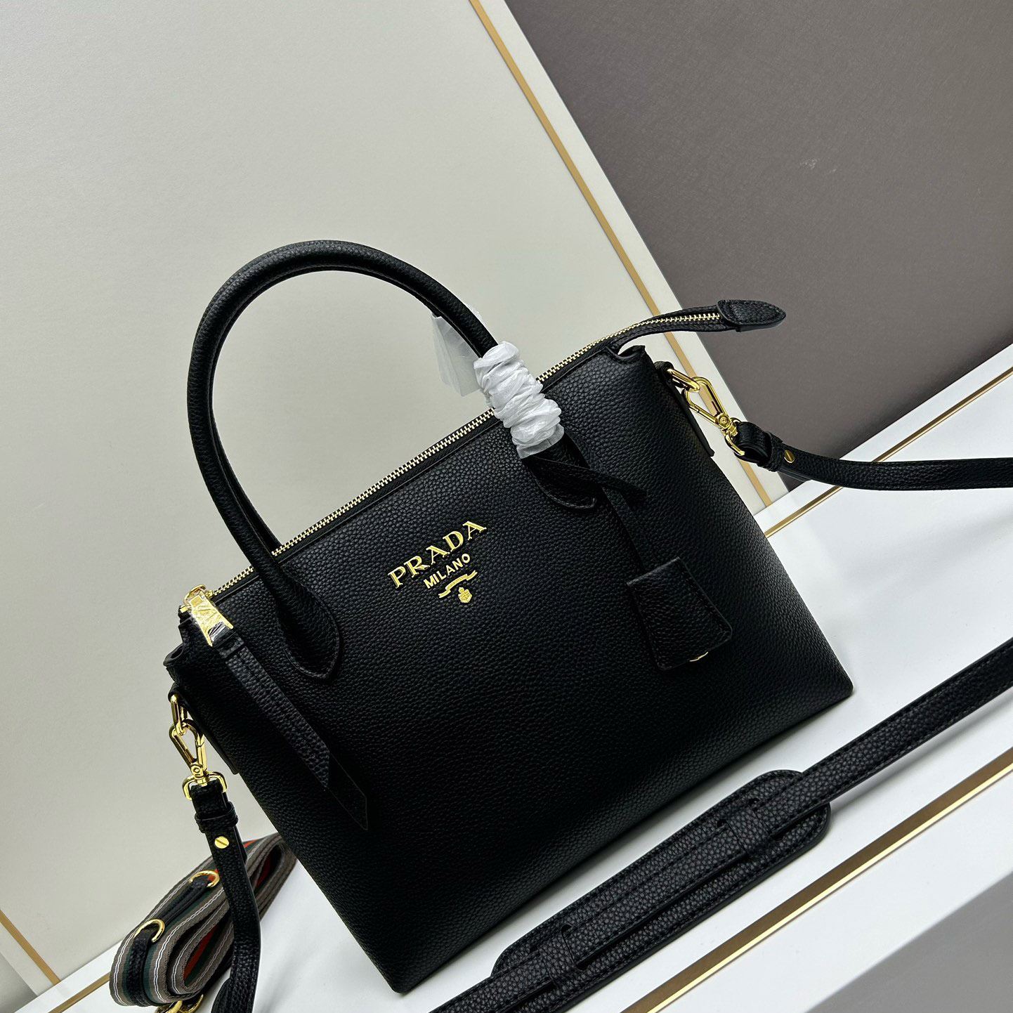 Pra*a top handle bags